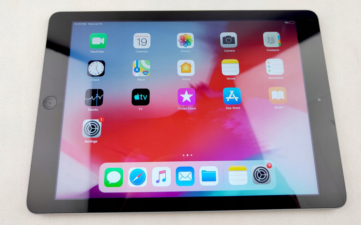 Tablet Apple iPad Air 9,7" Cali 1 GB / 128 GB Szary 1536x2048 Pikseli