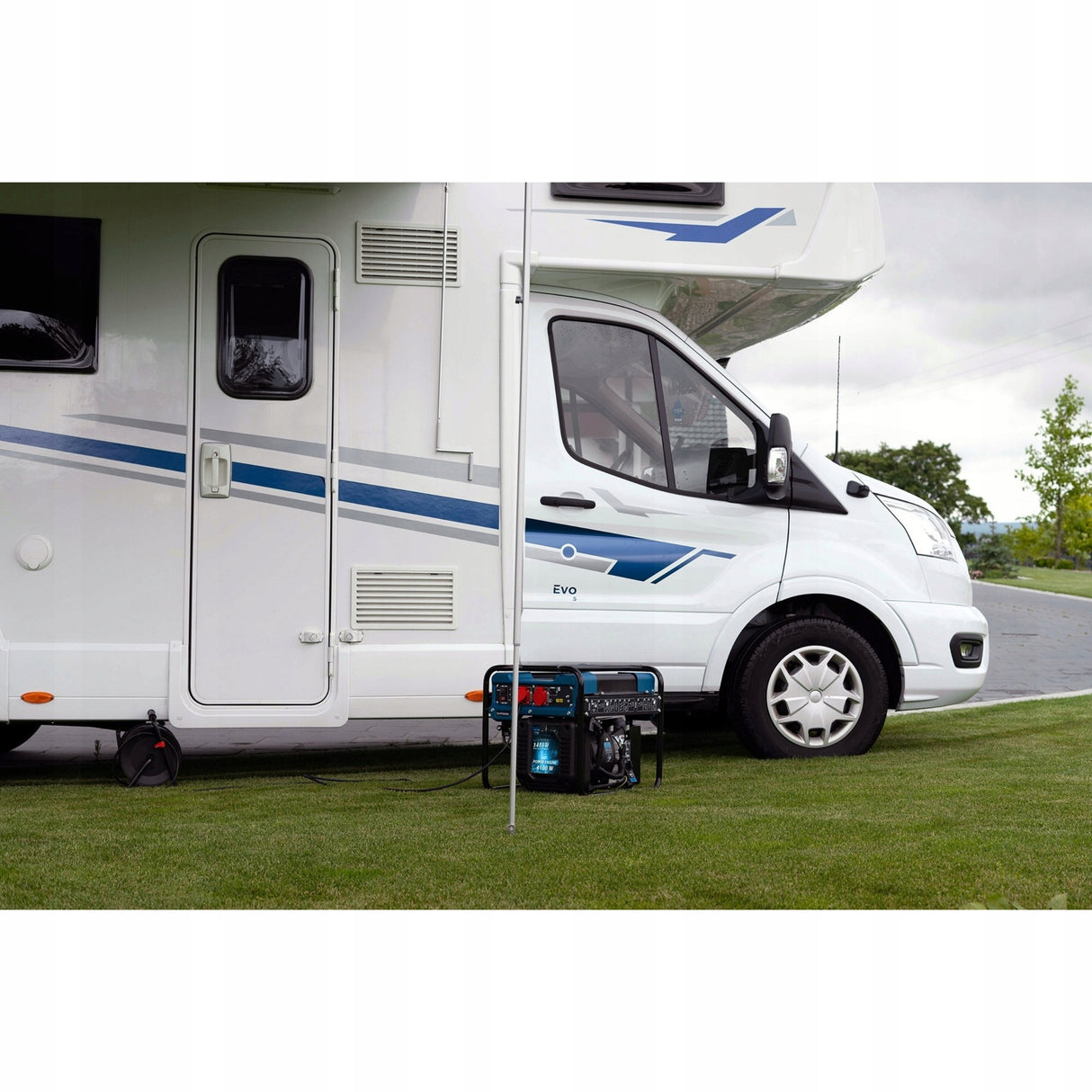 Agregat Generator Prądu 4100W Cichy Zestaw Mobilny Prezent + GRATIS