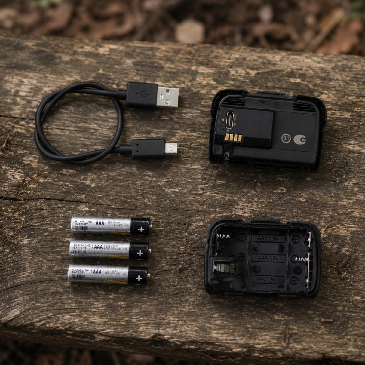 Lampka Czołowa Trekkingowa Czołówka USB V3 o Mocy 600 Lumenów Czerwona
