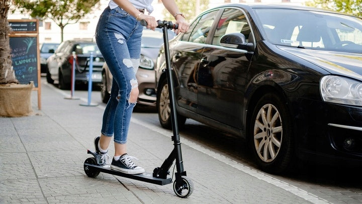 Hulajnoga Elektryczna Amortyzowana Miejska Składana Dwukołowa 250W Czarna