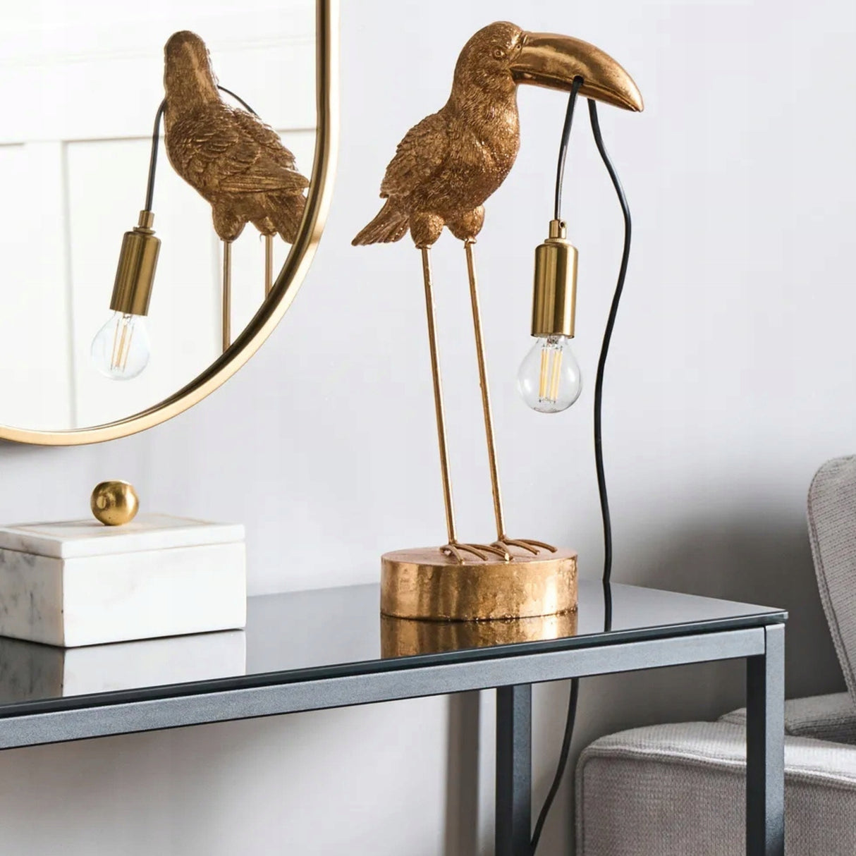 Lampa Złota Stołowa w Kształcie Tukana Elegancka Lampka Mosiądz 42 cm Tukan