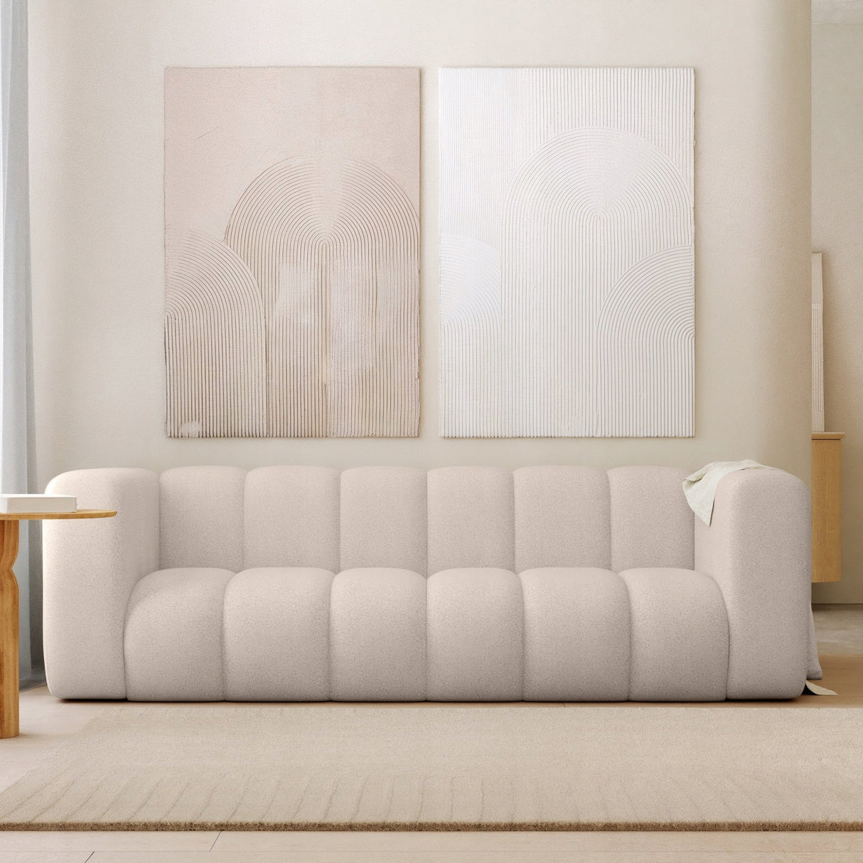 Sofa Trzyosobowa do Salonu Salonowa Boucle Obłe Kształy Jasnobeżowa Tkanina