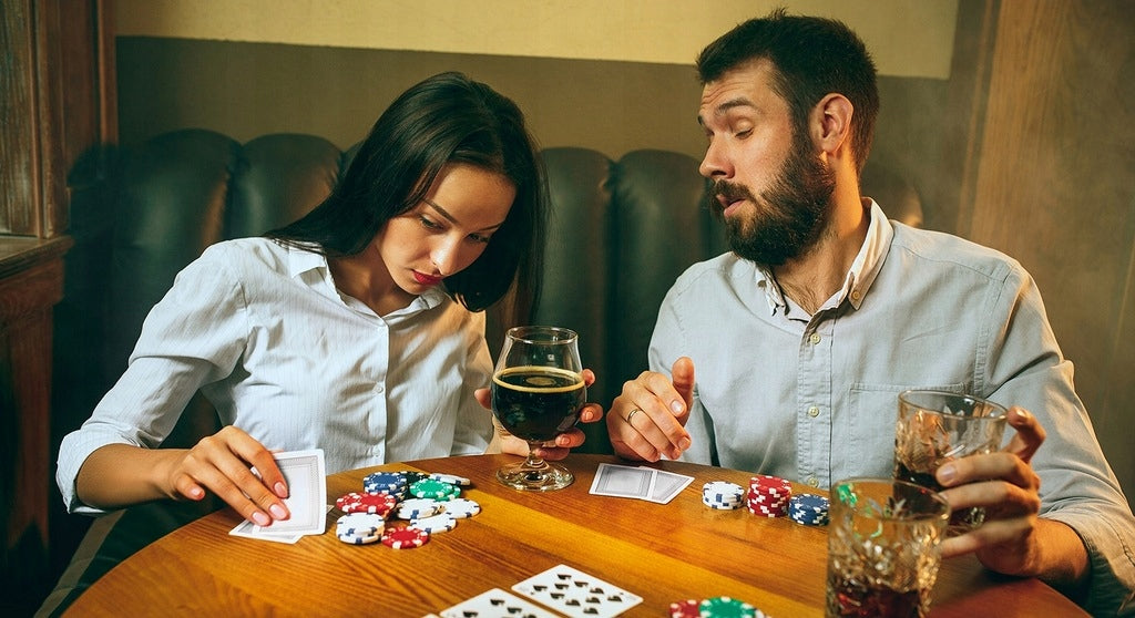 Zestaw do Pokera Żetony 300 Żetonów Texas Poker Karty Mocny Kostki Walizka