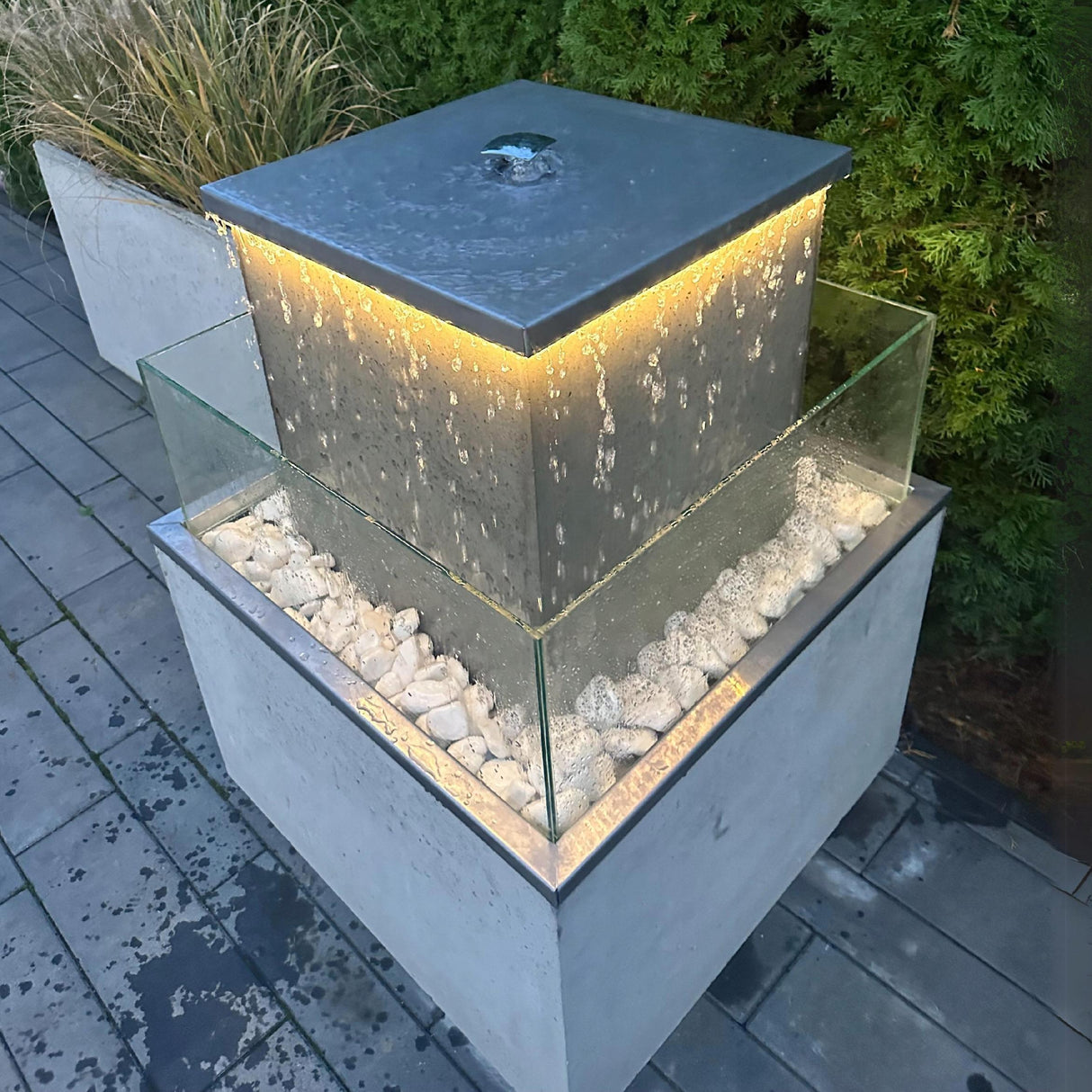 Fontanna Betonowa Oświetlenie Beton Architektoniczny Poves 600kg 110x80x80