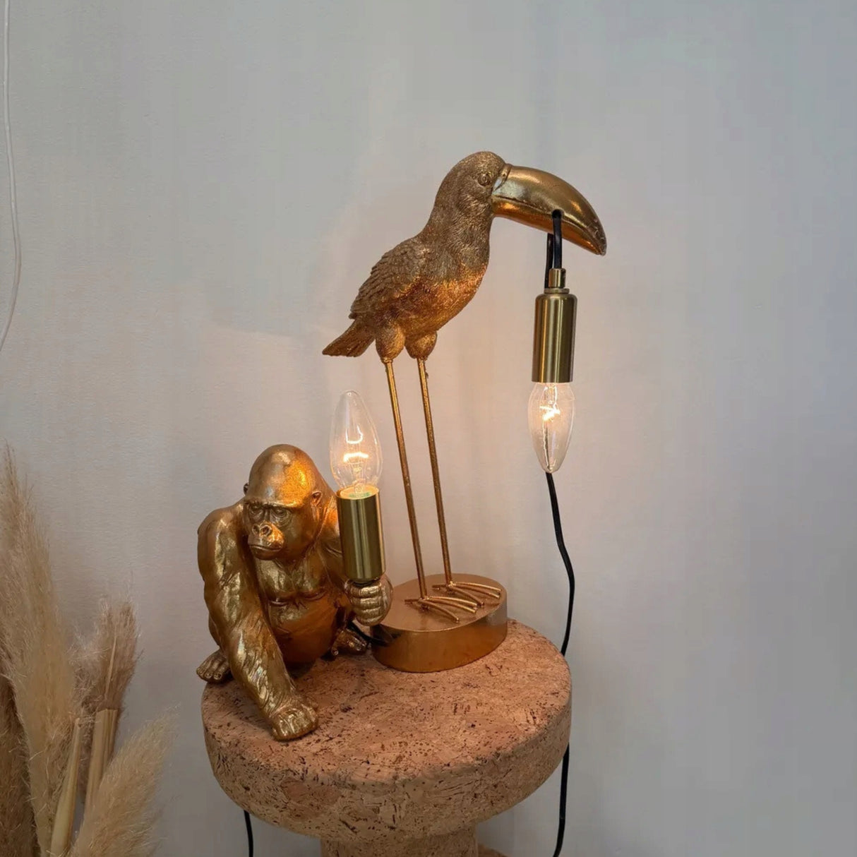 Lampa Złota Stołowa w Kształcie Tukana Elegancka Lampka Mosiądz 42 cm Tukan