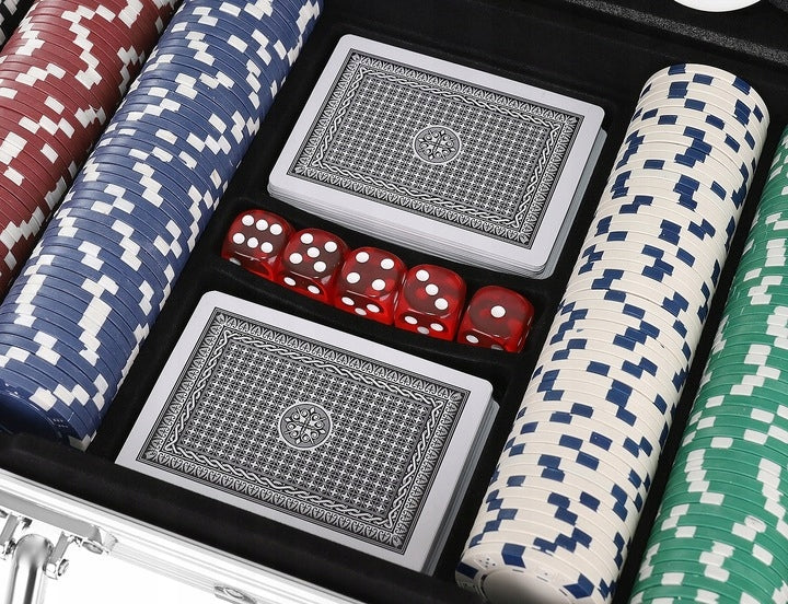 Zestaw do Pokera Żetony 300 Żetonów Texas Poker Karty Mocny Kostki Walizka