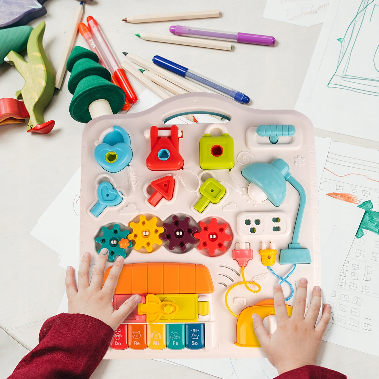 Stolik Interaktywny Tablica Manipulacyjna Edukacyjny Kłódki Klucze Pianino
