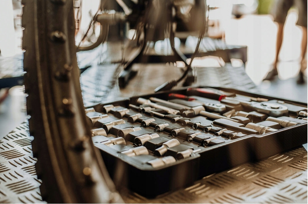 Zestaw Narzędzi Kluczy Walizka 1000 Elementów Walizka Narzędziowa PORZĄDNA