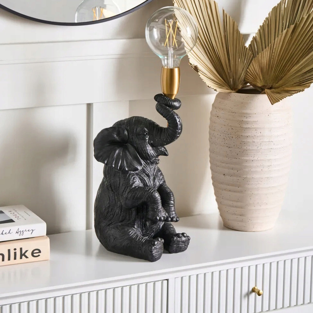 Lampa Czarna Stołowa w Kształcie Słonia Elegancka Lampka Mosiądz 37cm Słoń