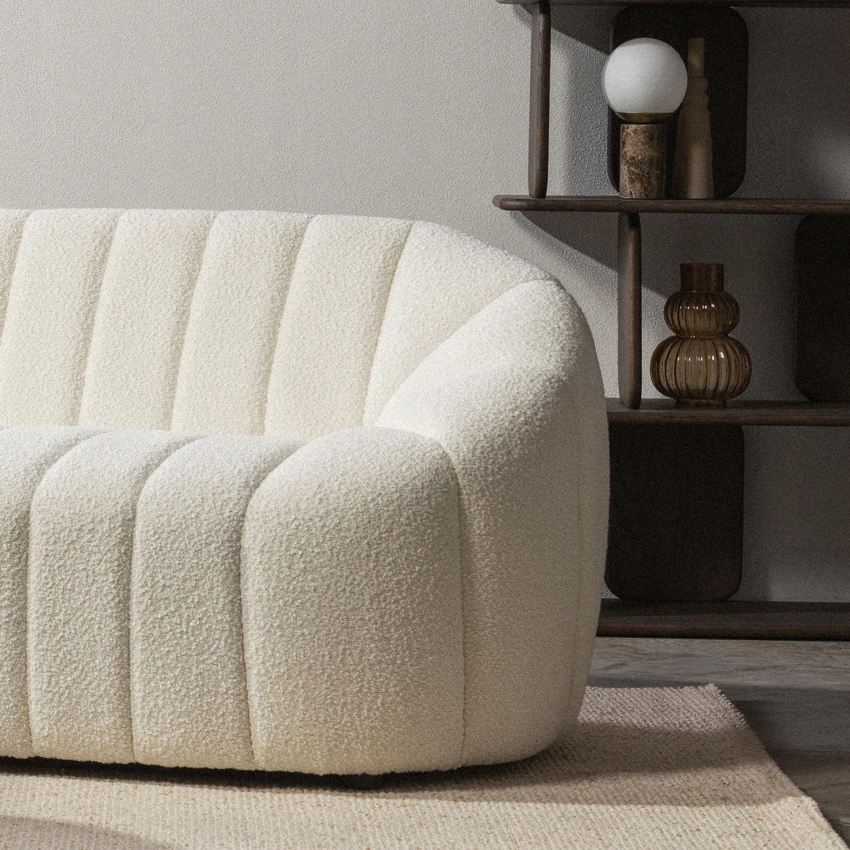 Sofa Salonowa Zaokrąglone Obłe Kształty Dwuosobowa Jasnobeżowa 166x86cm